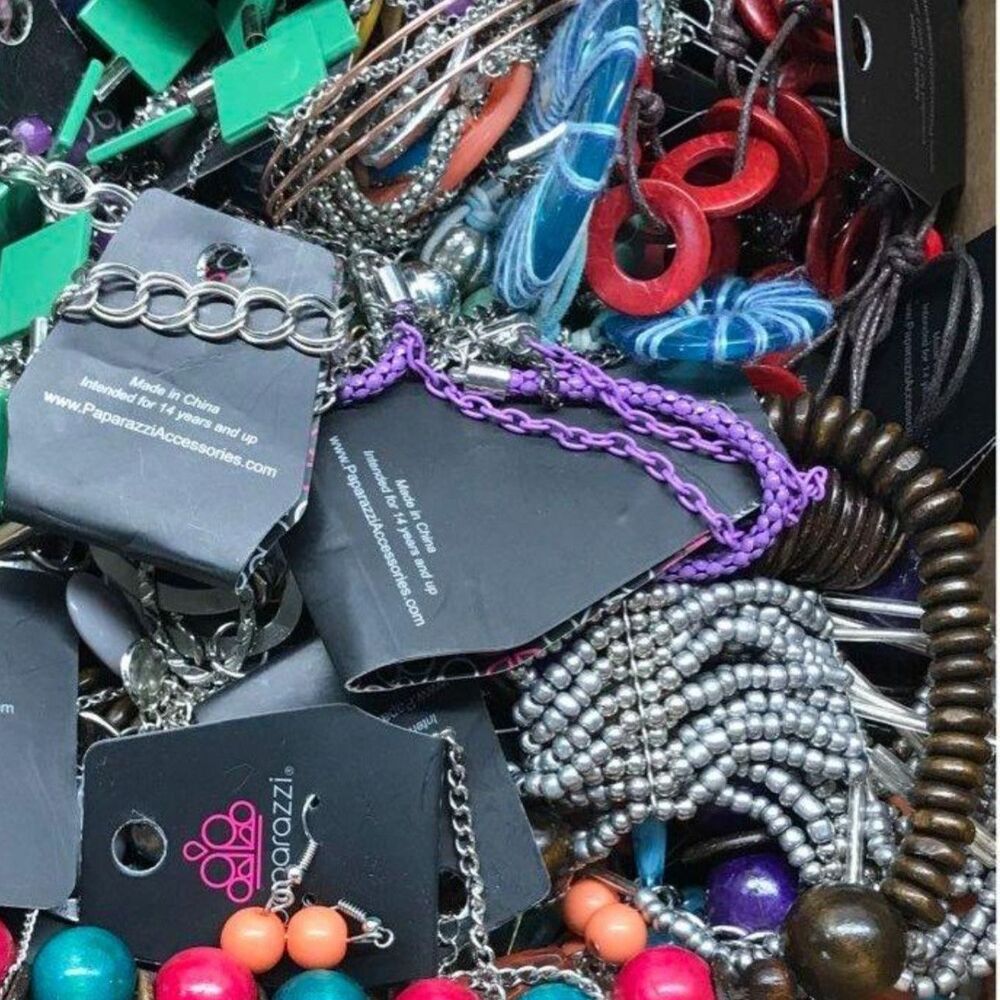 20+ Piece Mixed Fashion Costume Jewelry Lot All Wearable Modern Vtg Estate 0910
